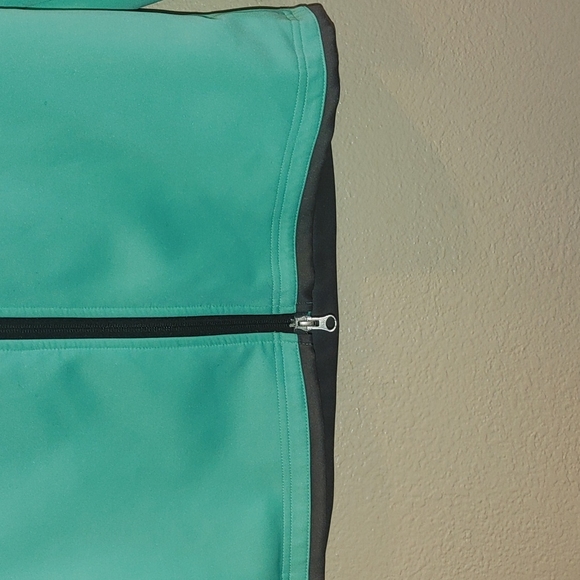 Gorgeous jacket - Picture 3 of 5